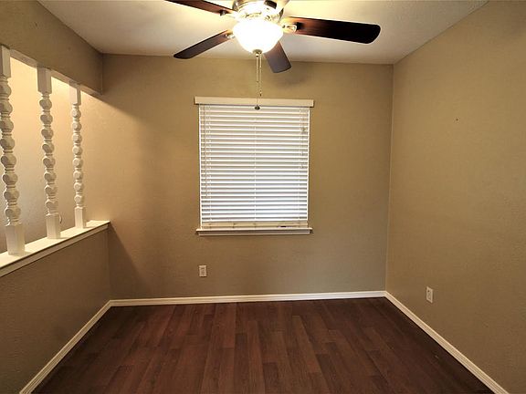 3rd image of 206 Pebble Creek Dr