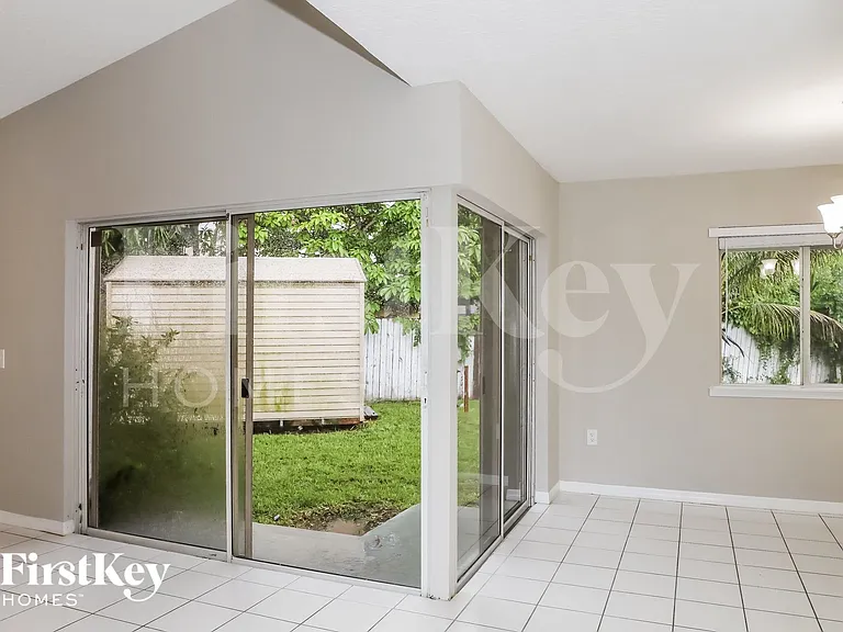 20323 SW 124th Ave — Photo 7