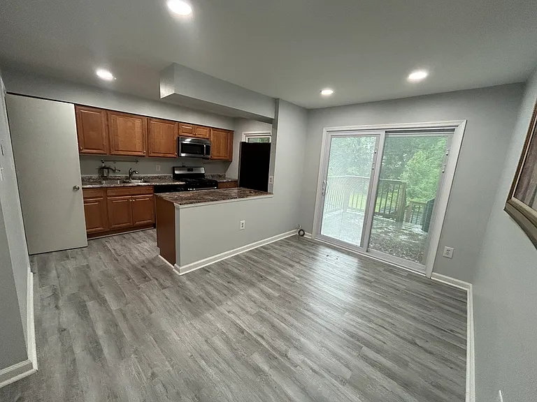 Falmouth Dr — Photo 3