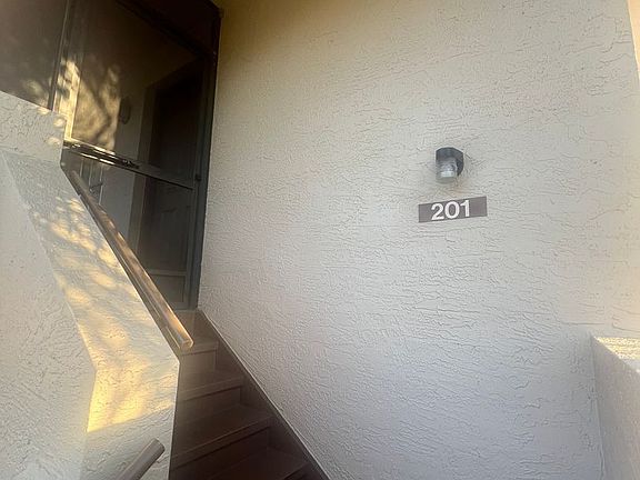 3rd image of 3017 Bonaventure Cir #H-201
