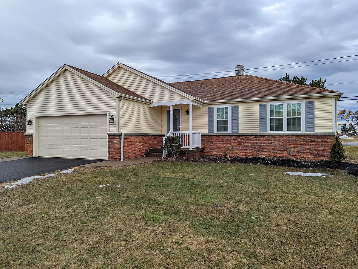 Building Photo - 84 Pheasant Run Ln