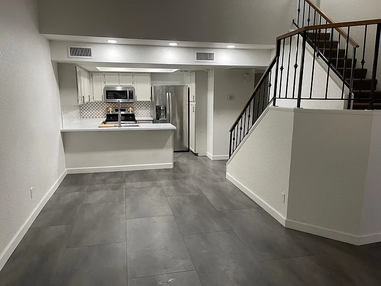 819 N College Ave #F107 — Photo 4