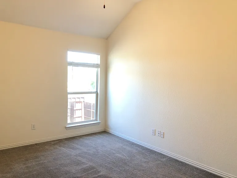 1709 Oak Brook Ln — Photo 17
