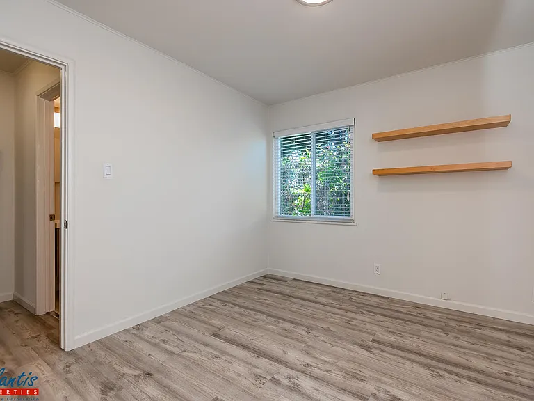 684 Malarin Ave — Photo 7