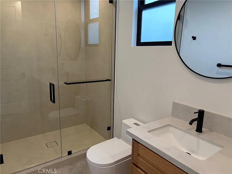 19212 Calvert St — Photo 6