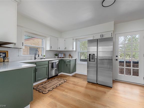 4th image of 11775 Albion Rd