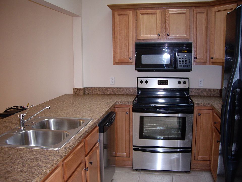 Kitchen with breakfast bar
