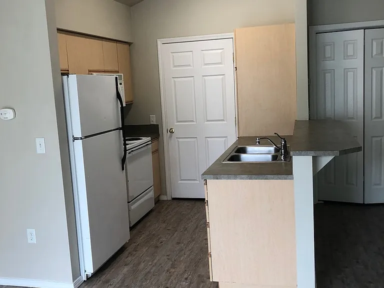 187 N Avenger Ln — Photo 6