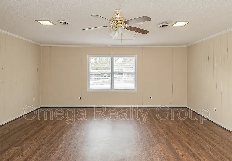 2061 Green Acres Dr — Photo 28