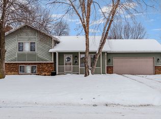 9227 Rosewood Ln N, Maple Grove, MN 55369