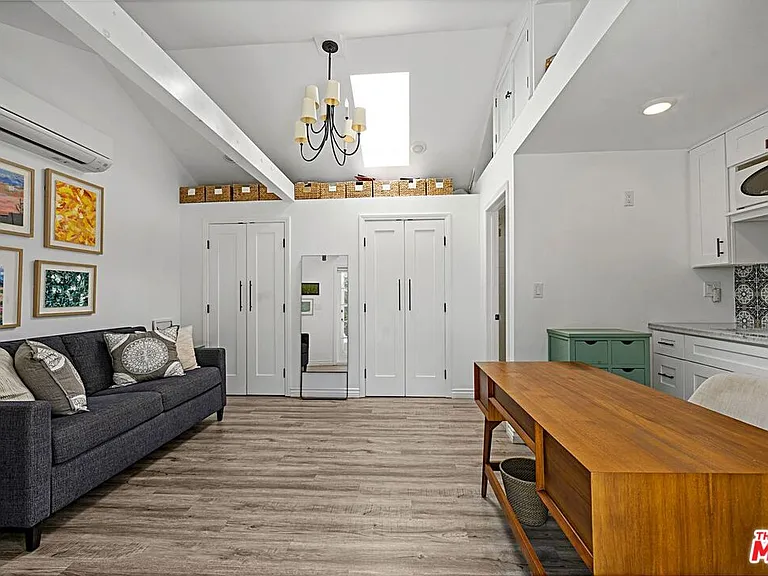 379 N Ridgewood Pl — Photo 33