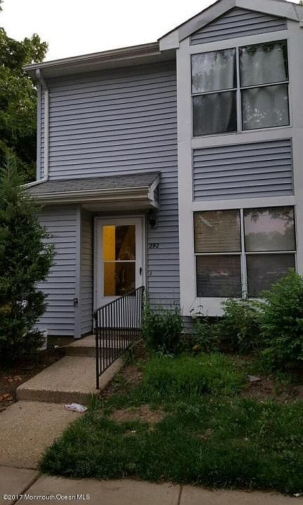 1st image of 292 Woodlake Manor Dr