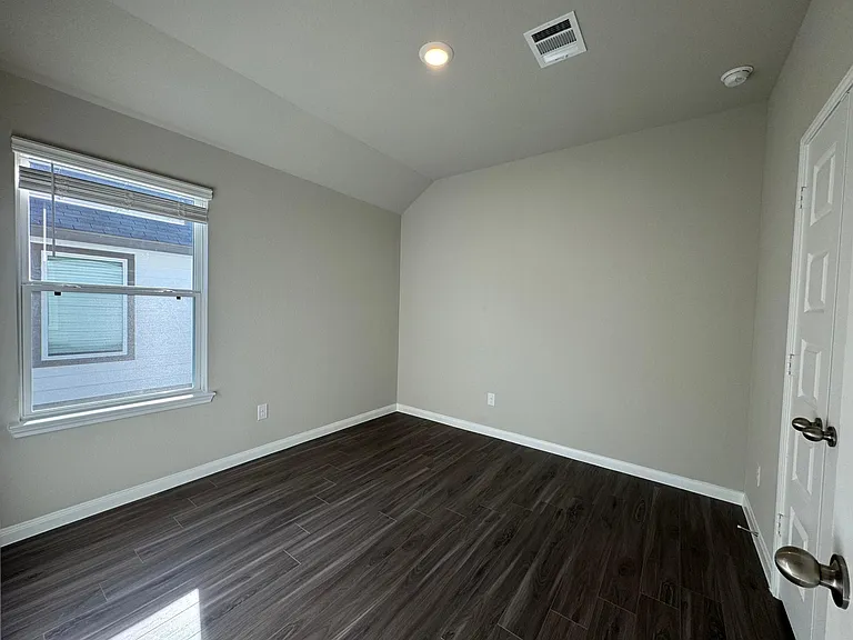 4922 Luke Mathew Dr — Photo 5