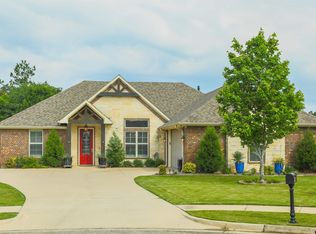 716 Abbey Rd, Lindale, TX 75771