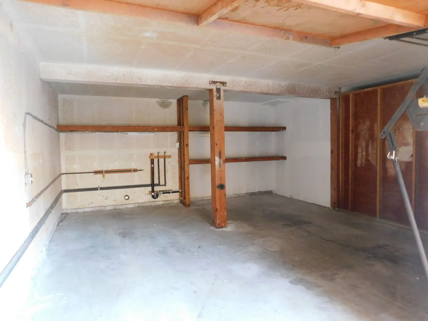 LYN16661 — Photo 2