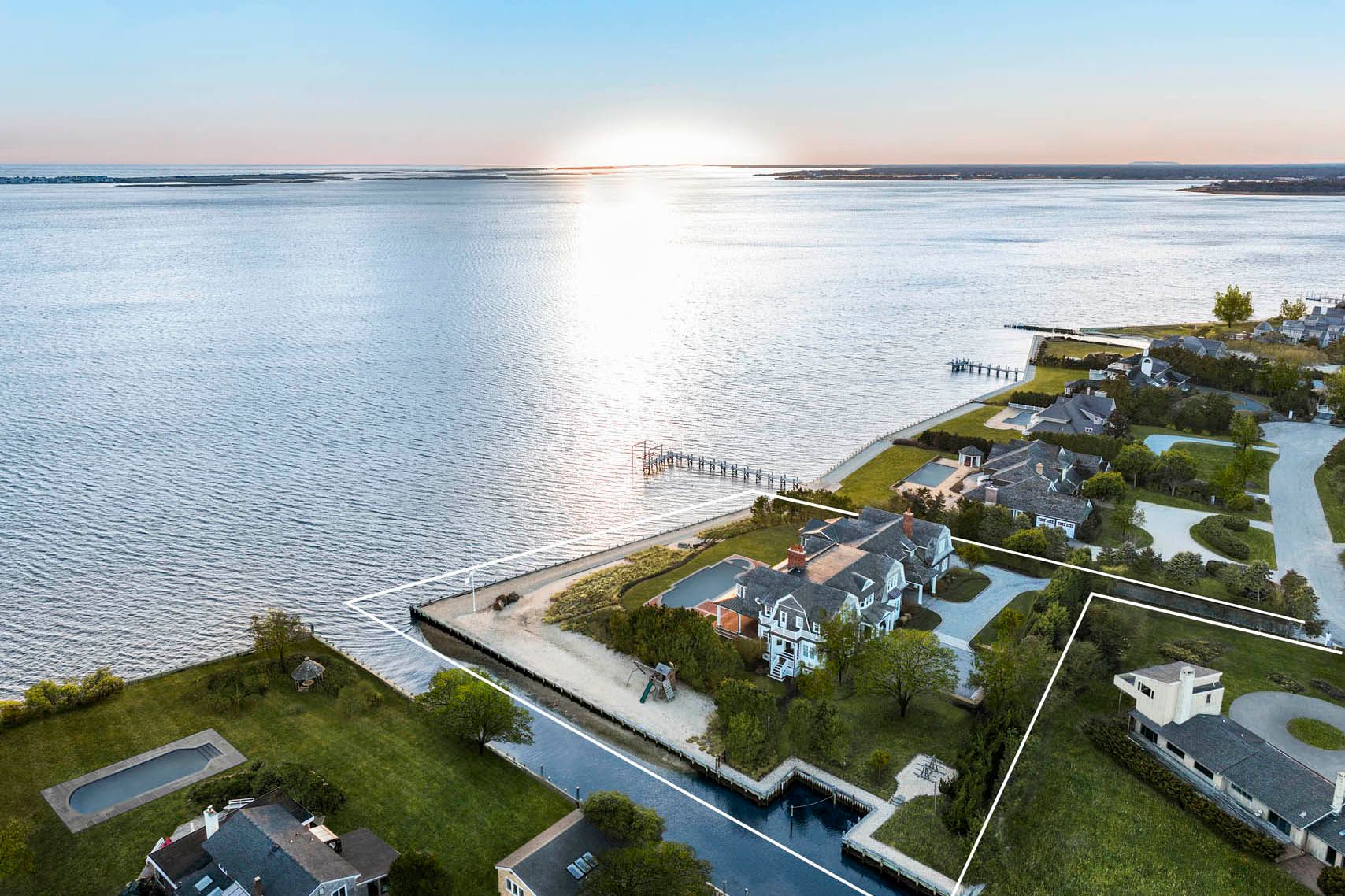 46 Club Ln, Remsenburg, NY 11960 Out East