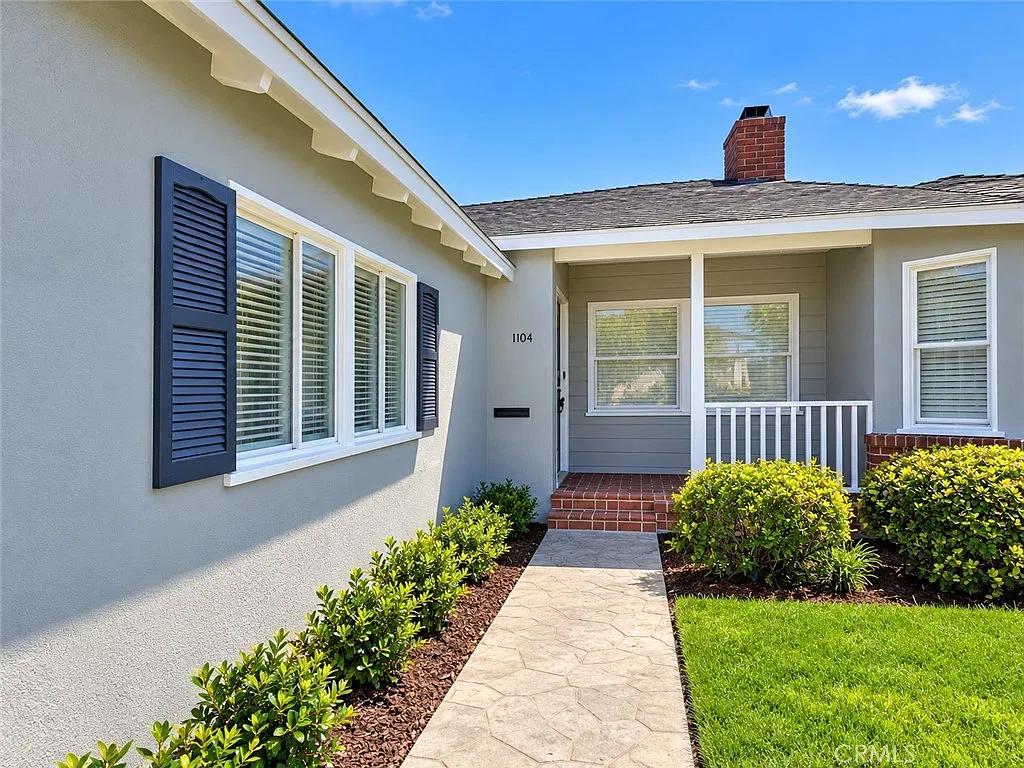 2 bed, 2.5 bath, 1455 sqft, $4,950 — Photo 3