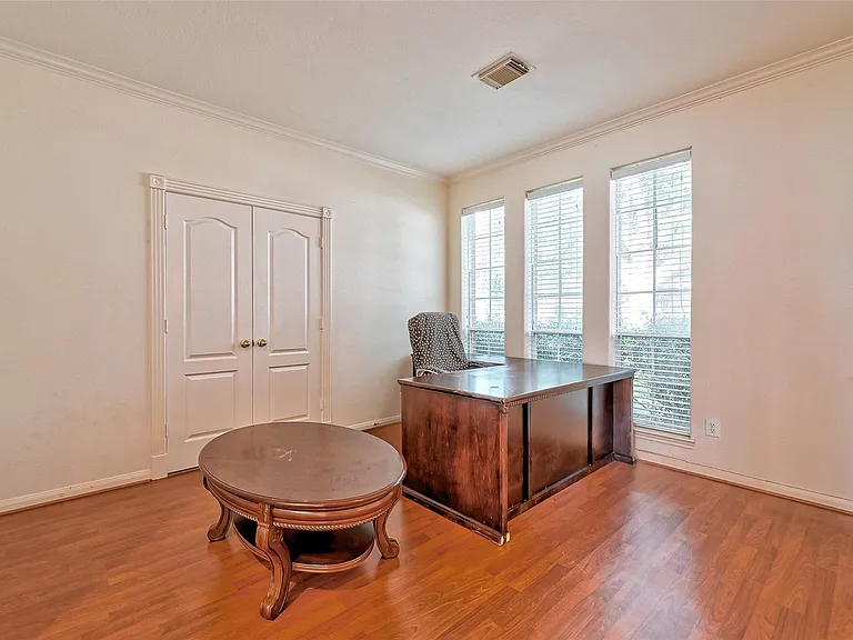 6806 Rhodes Ct — Photo 7
