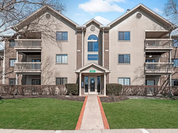 8820 Yardley Ct APT 101, Indianapolis, IN 46268