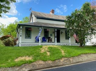 4 Raceville Road, Hampton, NY 12837