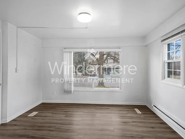 1425 W 8th Ave — Photo 6