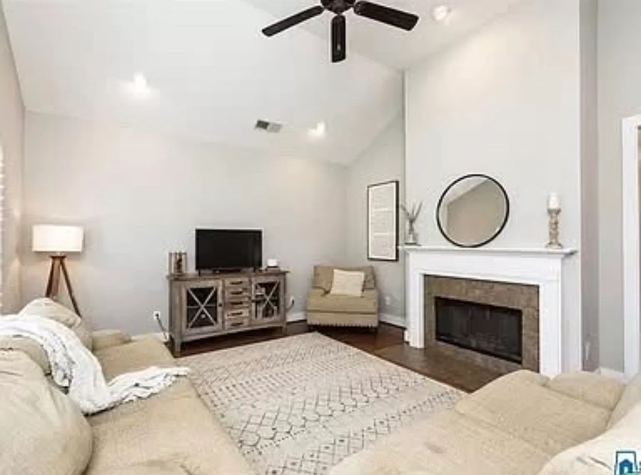 3 bed, 1681 sqft, $1,950 — Photo 3