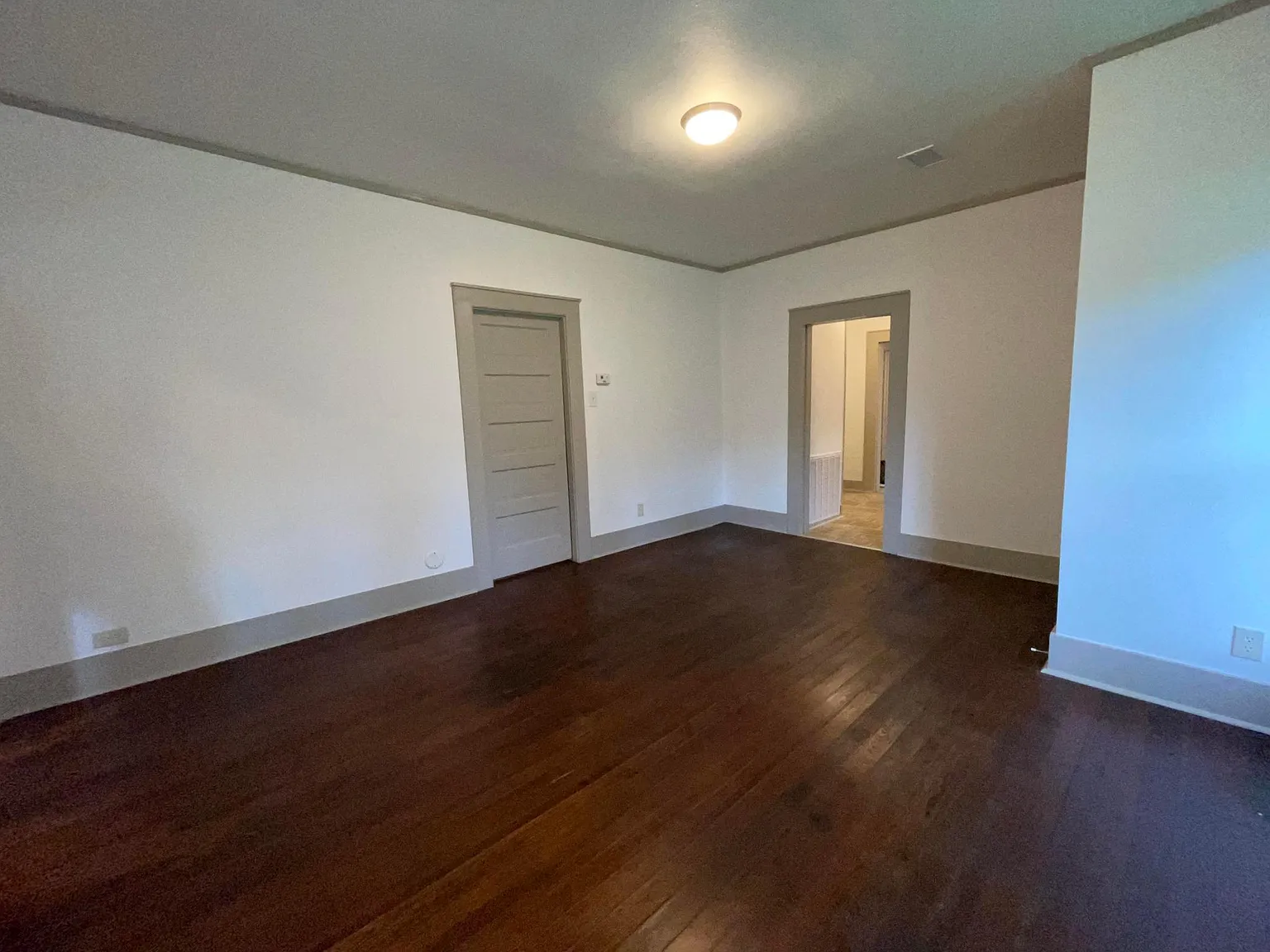 2 bed, 1076 sqft, $1,100 — Photo 3