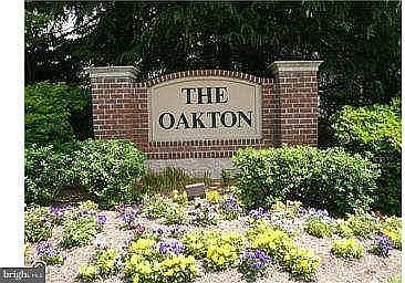 2nd image of 10029 Oakton Terrace Rd