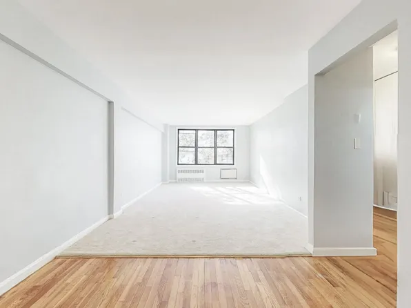 1275 East 51st Street 3W image 1 of 20