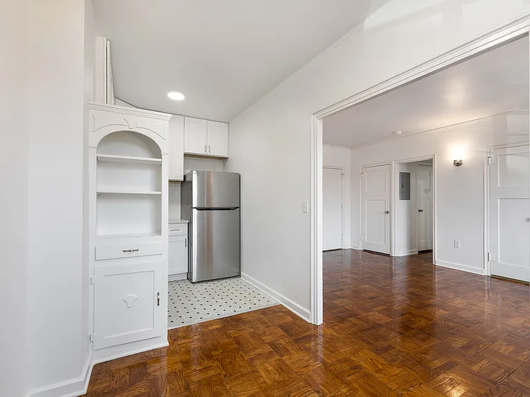 Marleigh Apartments — Photo 45