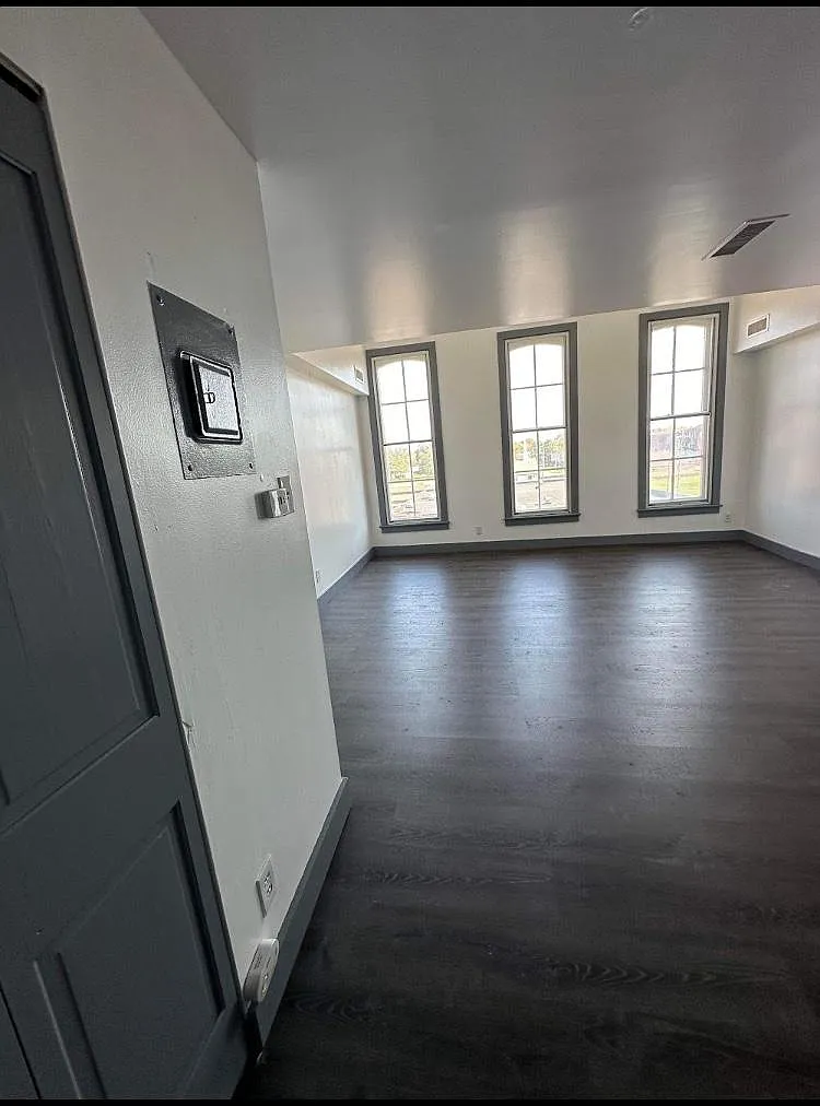 131 Central Ave — Photo 3