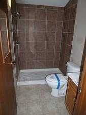 Bathroom 2 (Full)