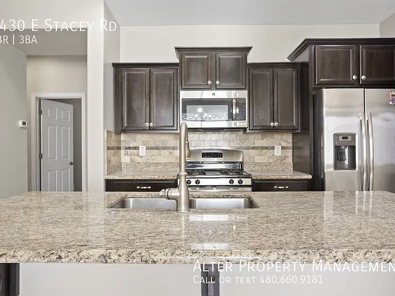 2430 E Stacey Rd — Photo 16