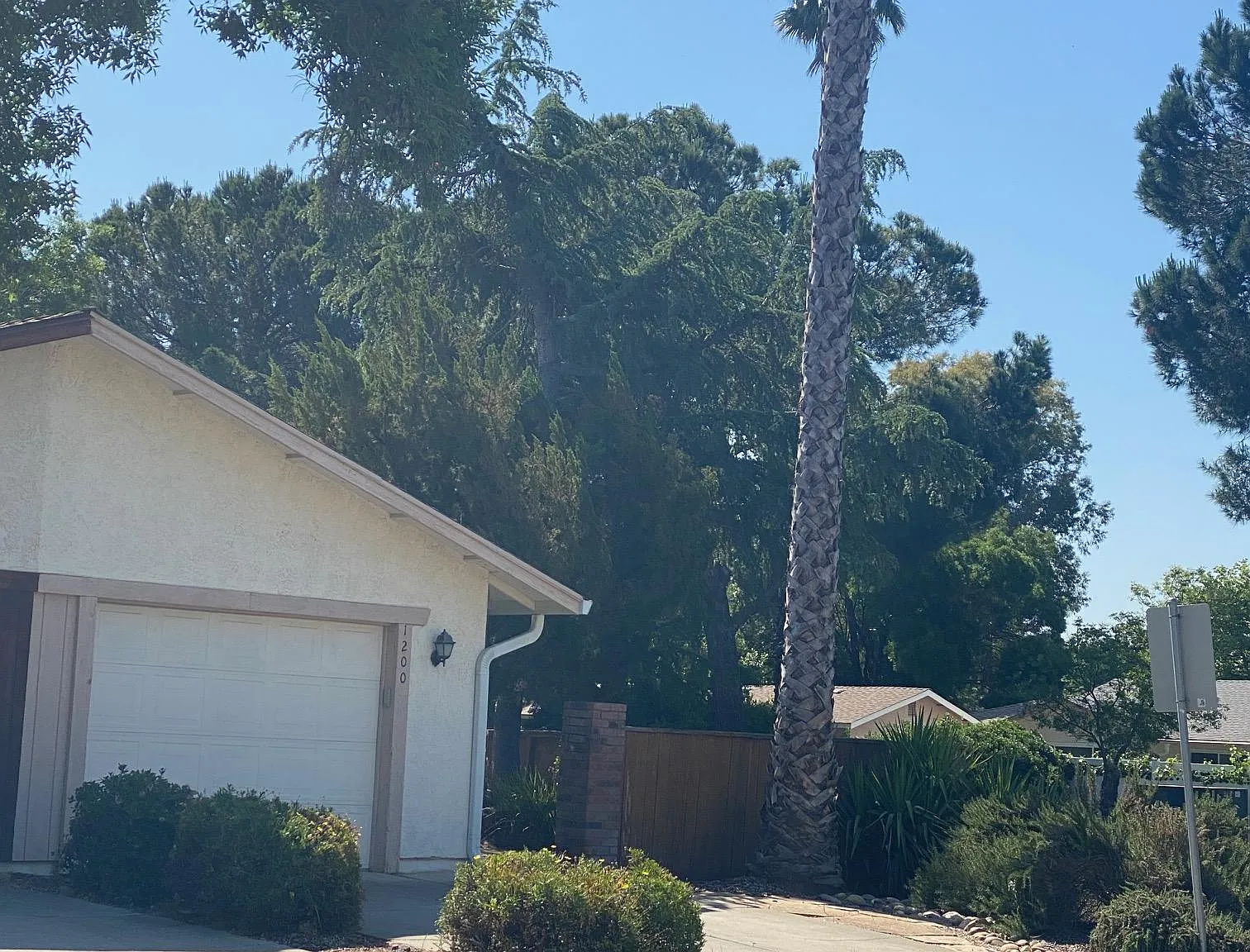 3 bed, 1.5 bath, 1062 sqft, $2,850 — Photo 1