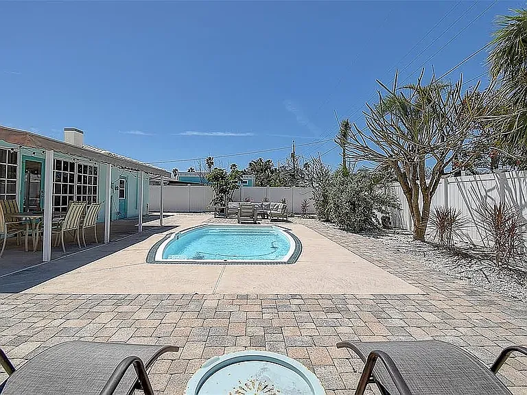 2800 E Vina Del Mar Blvd — Photo 4