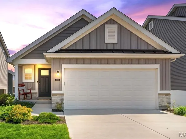235 Crestfield Ct, Saint Charles, MO 63301