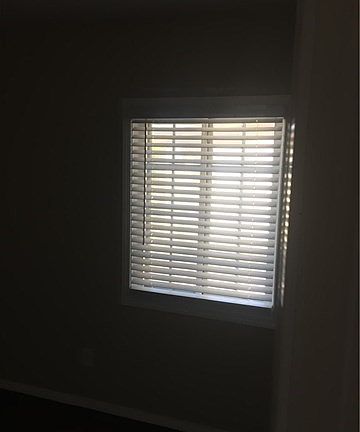3rd image of 1025 Gladys Ave