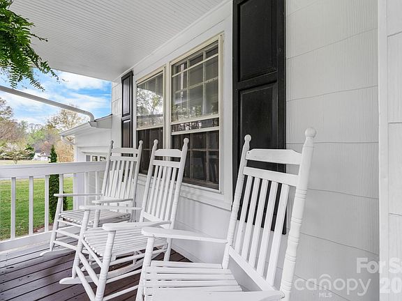 3rd image of 208 S 1st Ave