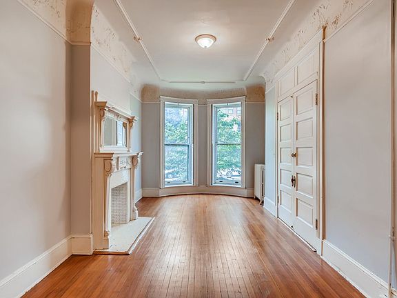 4th image of 3012 Saint Paul St Floor 1