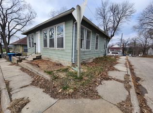 113 Maplewood St, Waterloo, IA 50703