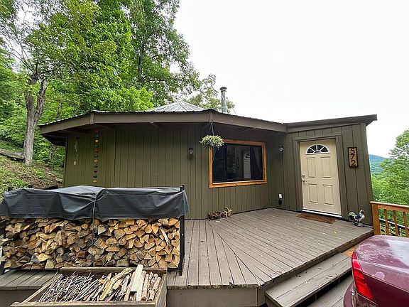 5th image of 572 Lakeview Vlg