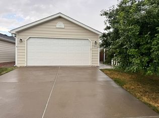 326 Appletree Ln, Cheyenne, WY 82009