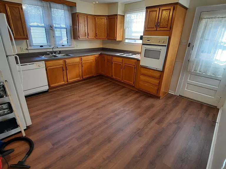 Kitchen, built in oven