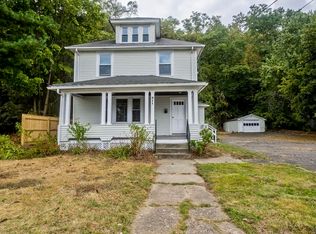 911 Main St, Holyoke, MA 01040