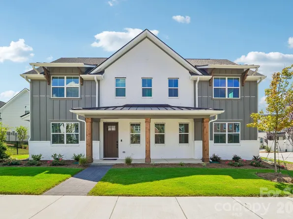 1009 Cobalt Dr, Tega Cay, SC 29708