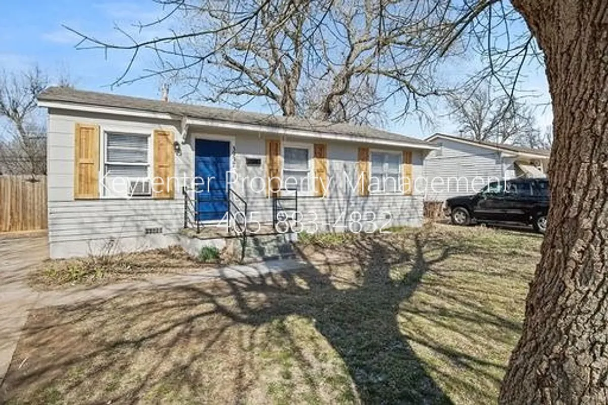 Building Photo - 3937 SW 27th Pl