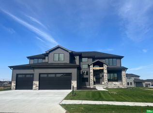 5410 N 208th St, Elkhorn, NE 68022