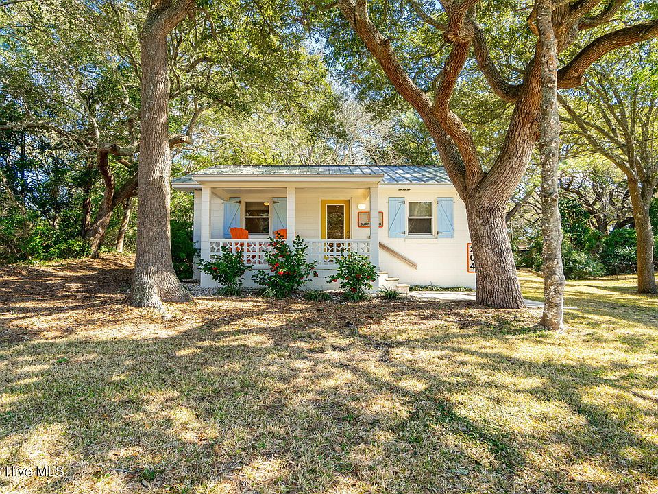 1st image of 204 Pelican Drive