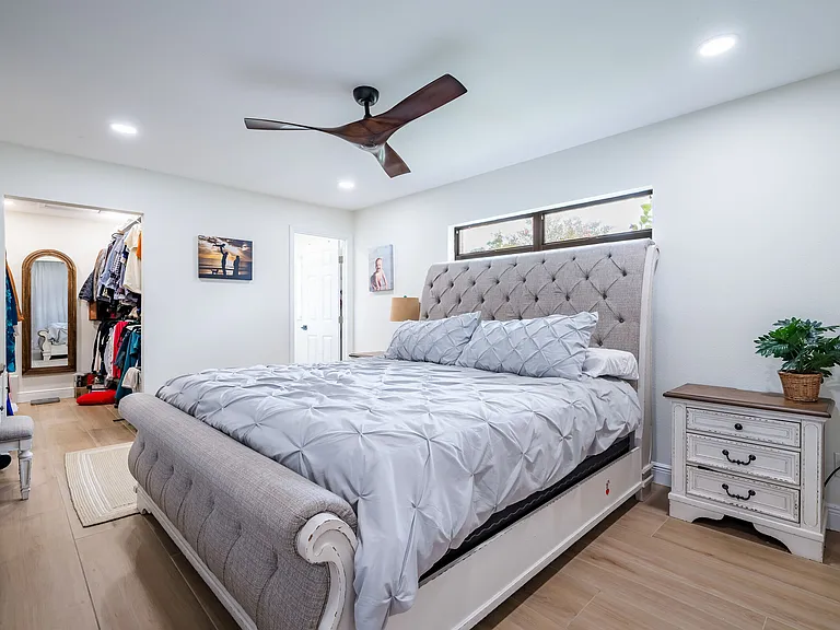 1856 Del Robles Ter — Photo 14