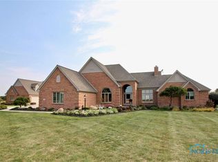 21794 Pargillis Rd, Bowling Green, OH 43402